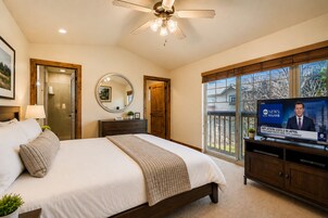 3 habitaciones y espacio para trabajar con laptop
