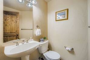 Condo, 3 Bedrooms | Bathroom
