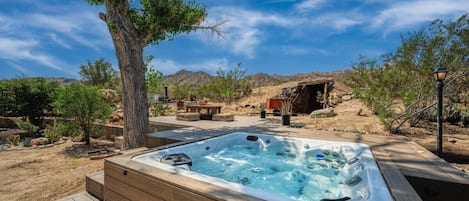 Bain à remous extérieur