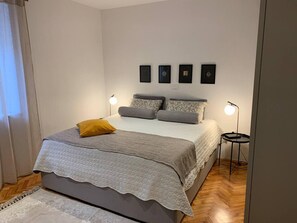 Apartment | 1 bilik tidur, seterika/papan seterika, Wi-fi percuma, cadar katil 
