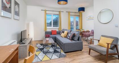 Cozy 2 bed Room Flat, Walking Distance From Excel