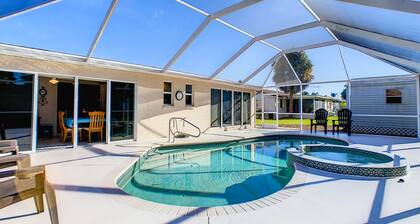 Incredible Whole Condo with Heated Pool Next to Venice Island/Beach