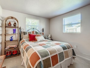 2 bedrooms, in-room safe, iron/ironing board, free WiFi
