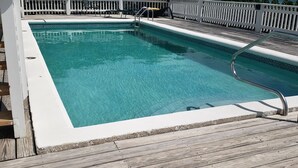 Pool - Stunning 4 bedroom Villa on Chalk Sound! (Chalk Sound)