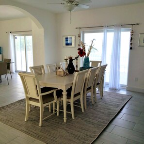 Dining - Stunning 4 bedroom Villa on Chalk Sound! (Chalk Sound)