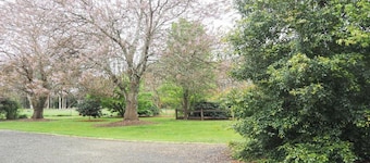 Stanley Hideaway - peaceful and pet friendly