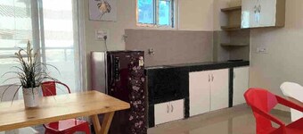 Happy Homes- Bright Airy Private AC 2 BHK