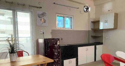 Happy Homes- Bright Airy Private AC 2 BHK