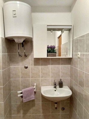 Bathroom - Holiday apartment in the quiet side of the village (Baška)