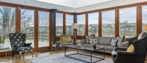 Taulutelevisio, takka