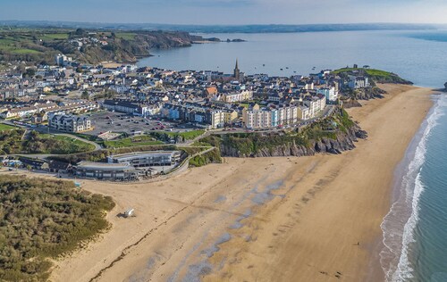 Arcadia House - Close to Beaches, Harbour and Town
