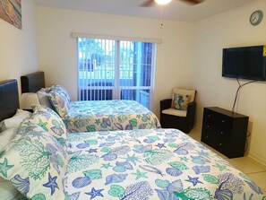 2 habitaciones, caja de seguridad en la habitación y escritorio 