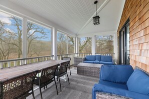 Interior - Nonquit Cottage by Sakonnet Farm & Stays (Tiverton)