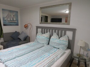 1 室のベッドルーム、WiFi (無料)、ベッドシーツ