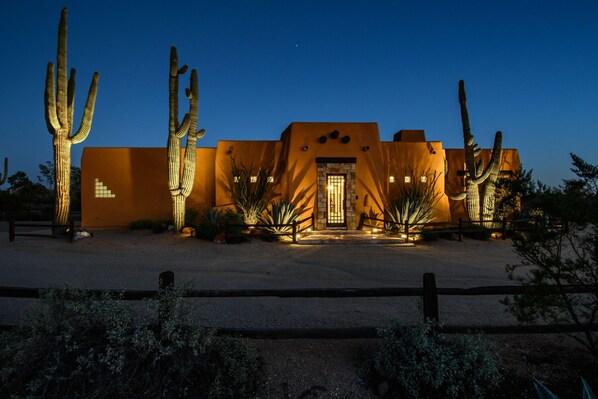 Exterior - Private Desert Oasis with Pool & Hot Tub, Game Room | Family & Pet Friendly (Scottsdale)