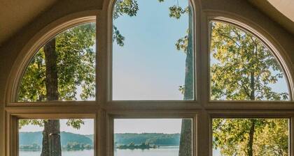 Incredible Views, Lakefront, Room for Everyone