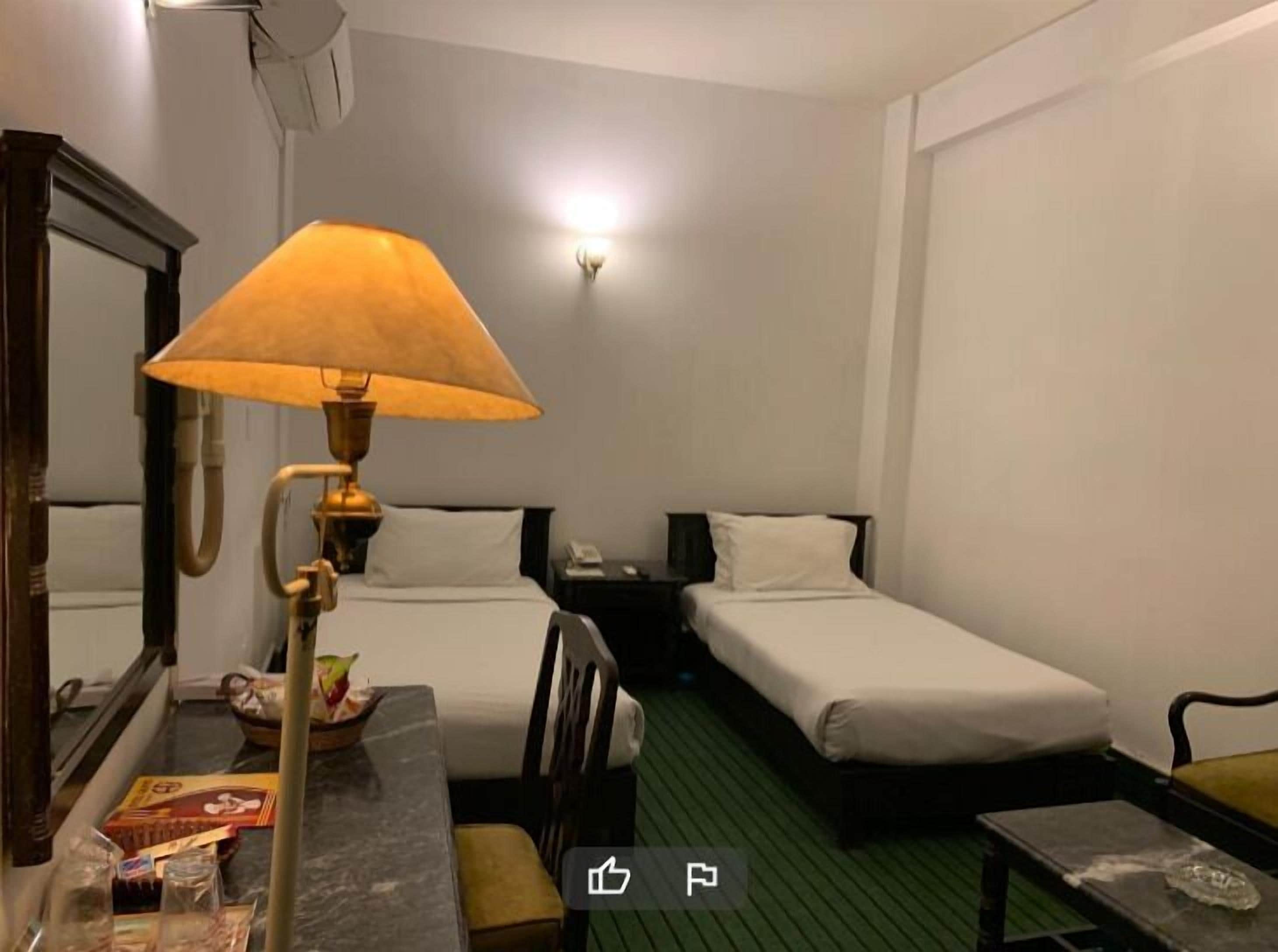 deluxe double or twin room | iron/ironing board, free wifi, bed sheets