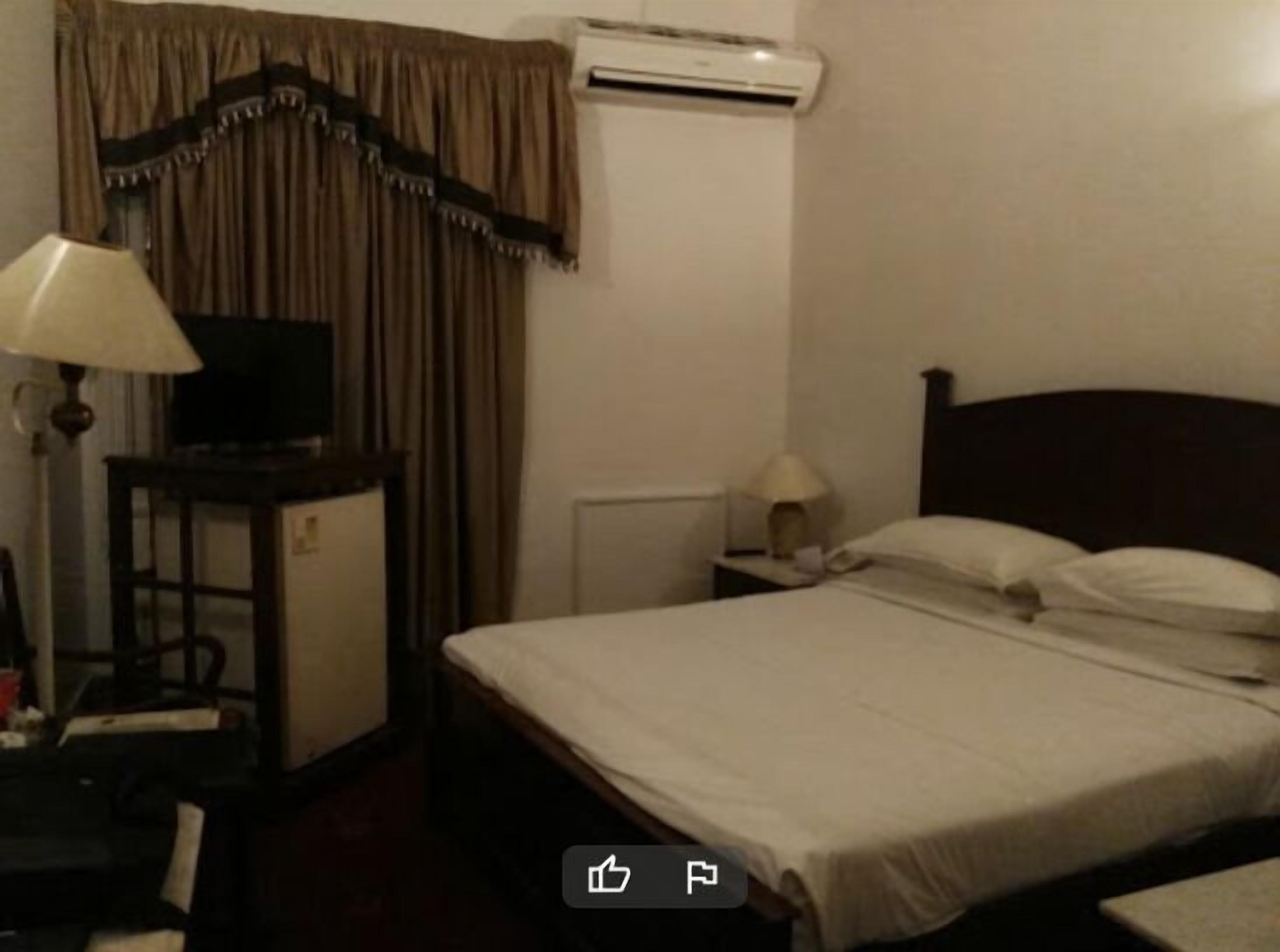 deluxe double or twin room | iron/ironing board, free wifi, bed sheets