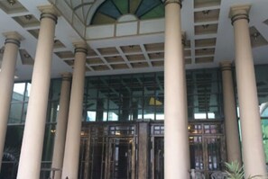 Exterior - Hotel Grand (Peshawar)