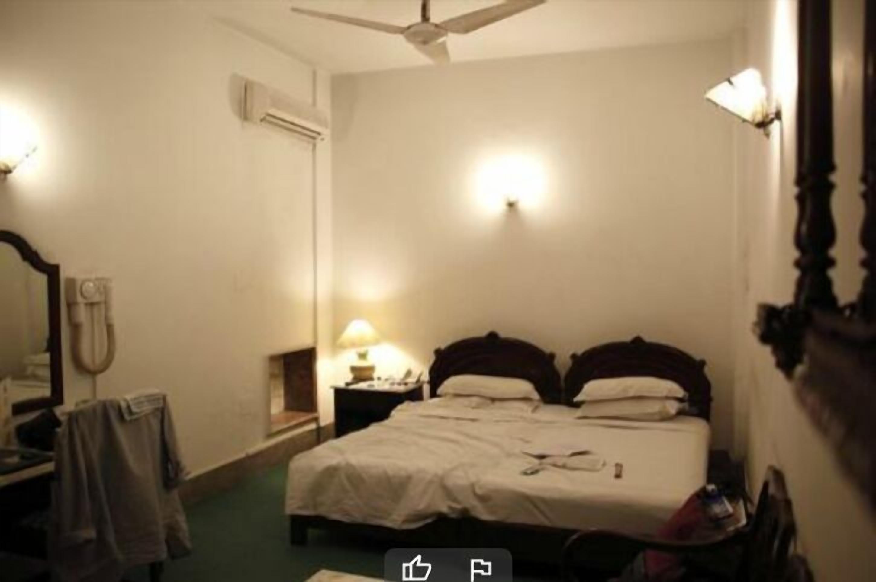 deluxe double or twin room | iron/ironing board, free wifi, bed sheets