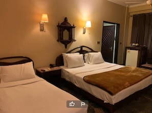 Deluxe Triple Room | Iron/ironing board, free WiFi, bed sheets - Hotel Grand (Peshawar)