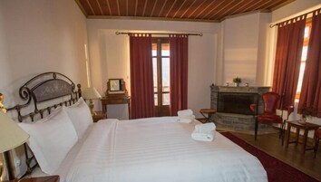 Deluxe Double Room, 1 Bedroom | Soundproofing, free WiFi, bed sheets