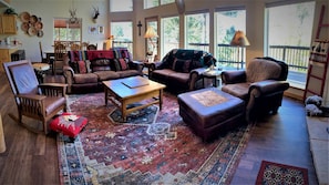 Smart TV, fireplace, table tennis
