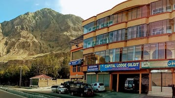 Mặt tiền nơi lưu trú