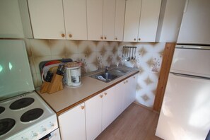 Refrigerador, microondas, horno, lavavajillas