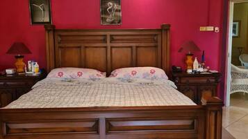 1 bedroom, iron/ironing board, WiFi (free), bed sheets