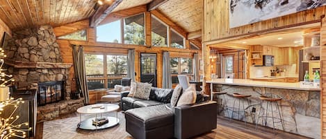 Smart TV, fireplace