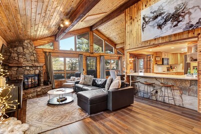 Enjoy a quaint cabin that offers modern luxury!