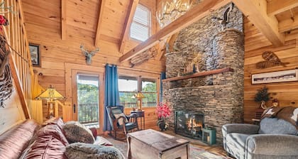 Antler Falls Cabin is OPEN-- Arcade, Treehouse, Hot Tub, Theatre