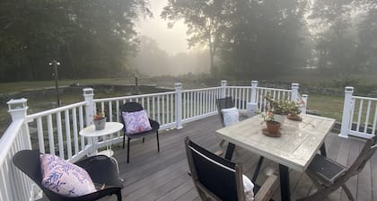 Narrowsburg Farmhouse Getaway