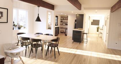 Narrowsburg Farmhouse Getaway