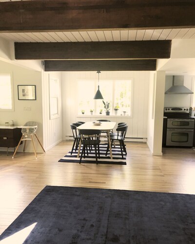 Narrowsburg Farmhouse Getaway 