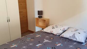 3 camere, ferro/asse da stiro, Wi-Fi gratuito, lenzuola