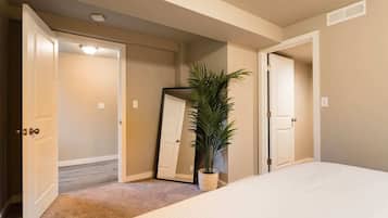 2 bedrooms, desk, free WiFi, bed sheets