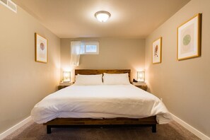 2 bedrooms, desk, iron/ironing board, free WiFi