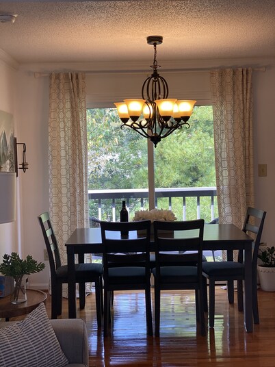 Sweet Stopover-5 star-DT Blowing Rock -walk to everything/3rd floor/balcony!