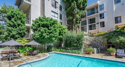 Westwood UCLA 2BR/1BA Cozy Condo w Amenities