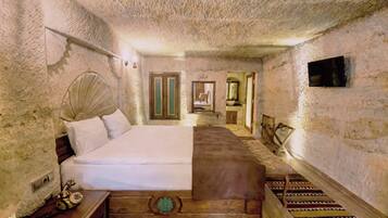 Minibar, escritorio, sistema de insonorizaciĂłn y wifi gratis