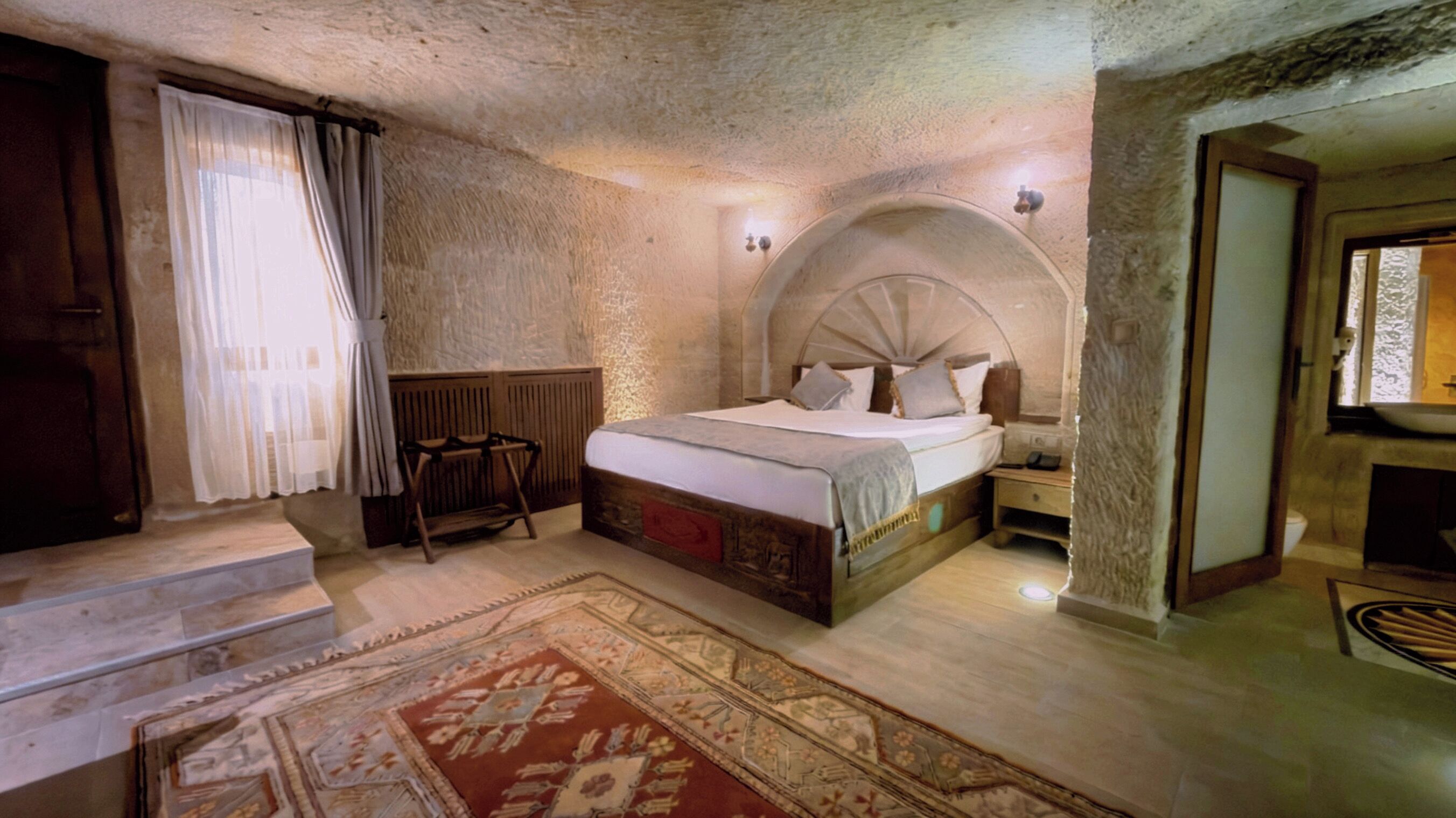 Minibar, desk, soundproofing, free WiFi