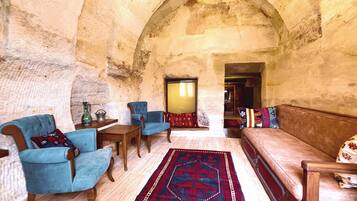 Royal Suite | Minibar, desk, soundproofing, free WiFi