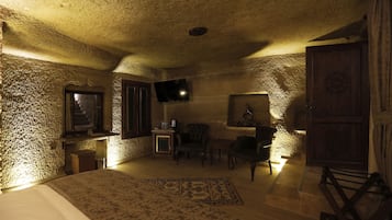 Junior Room | Living area | 82-cm LCD TV with satellite channels, TV