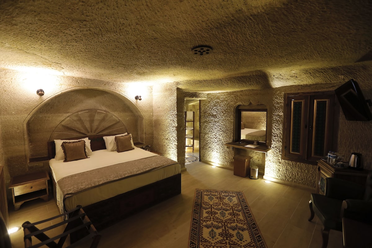 1 bedroom, minibar, desk, soundproofing
