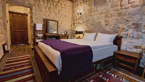 Minibar, bàn, phòng cách âm, truy cập Internet không dây miễn phí 