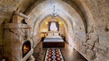 Minibar, desk, soundproofing, free WiFi