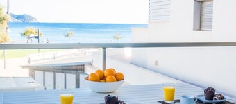 NEW !!! Luxury apartment Sa Maniga, sea view, beach, 2 people, WIFI