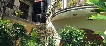 Beautiful Tropical Paradise Near City Center